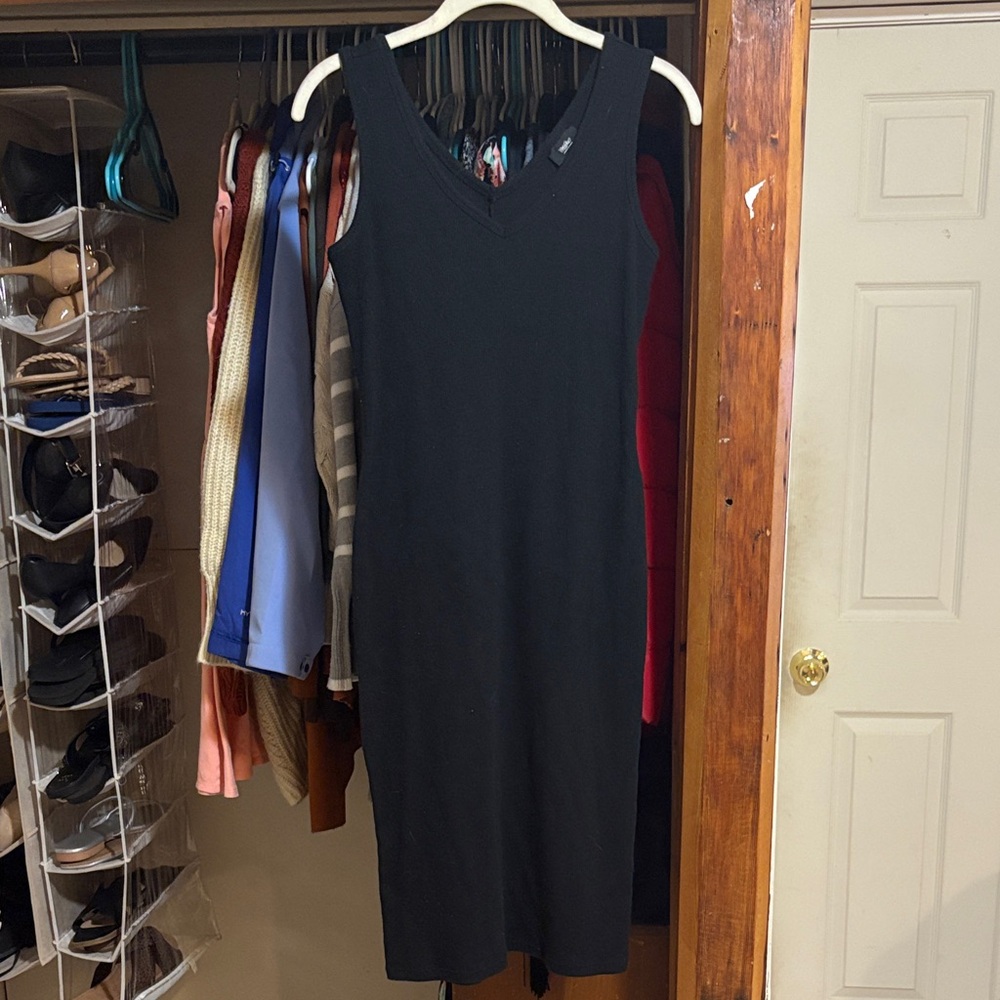 Elegant Black Sleeveless Dress